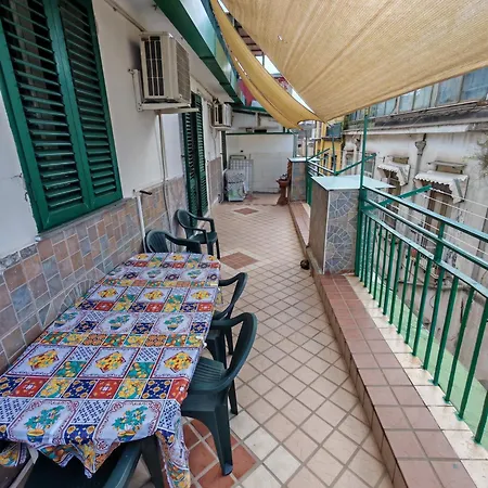 Διαμέρισμα Spaccanapoli House