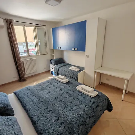 Spaccanapoli House Apartamento Nápoles